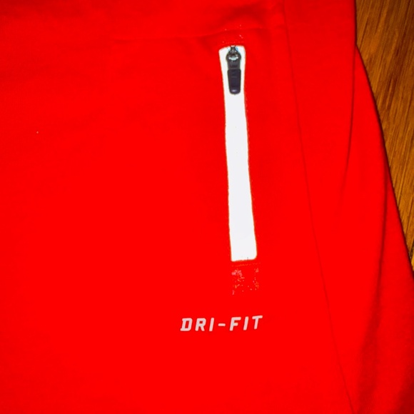 NIKE Dri Fit Mens Red Shirt Moisture Absorb  Medium - Picture 7 of 7